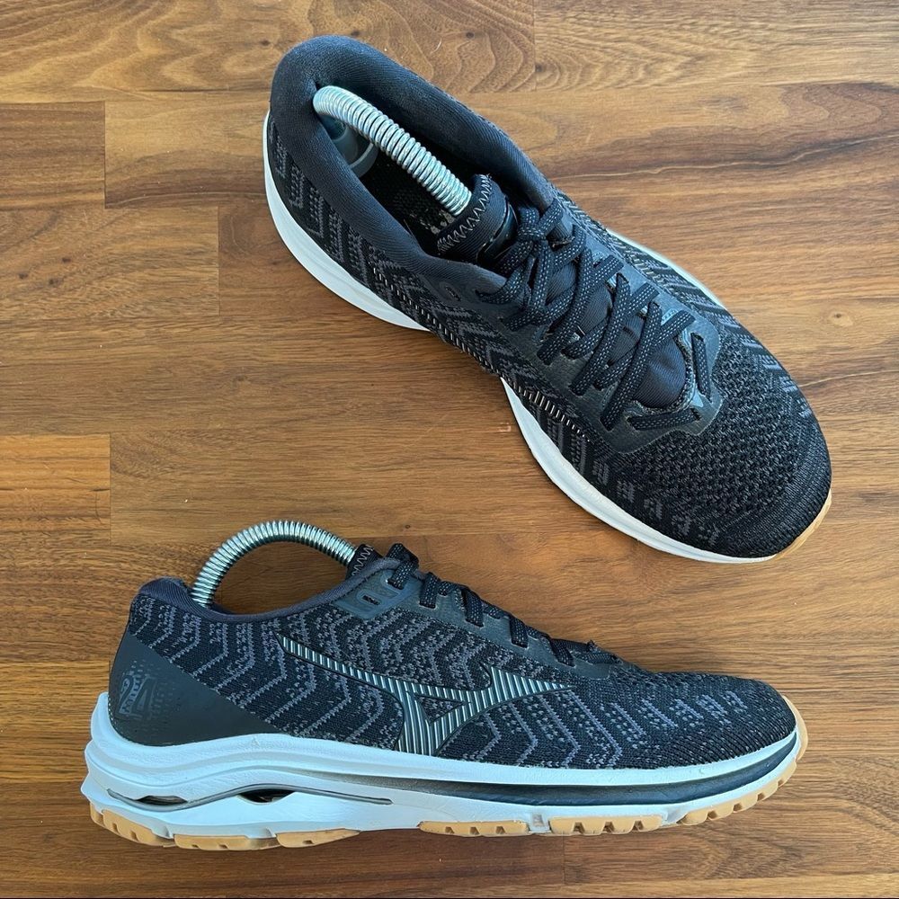 🍋 Mizuno • Men’s Wave Rider Running Shoes Size 9.5 - Picture 1 of 9